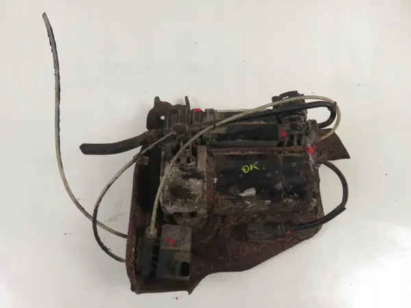 Mercedes Vito 639 luftfjädringskompressor OEM image 3