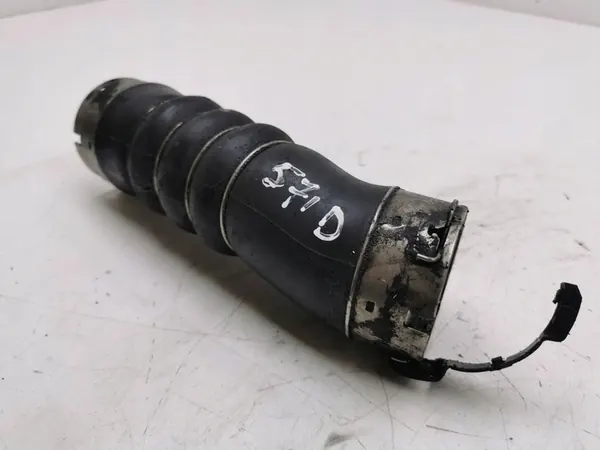 BMW 7 F01 F02 F03 F04 2009 Intercooler Schlauch image 3