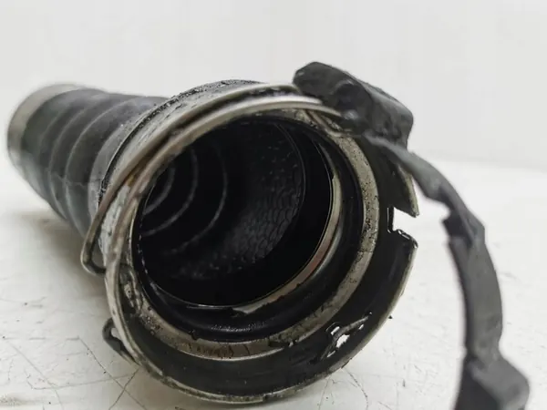 BMW 7 F01 F02 F03 F04 2009 Intercooler Schlauch image 6