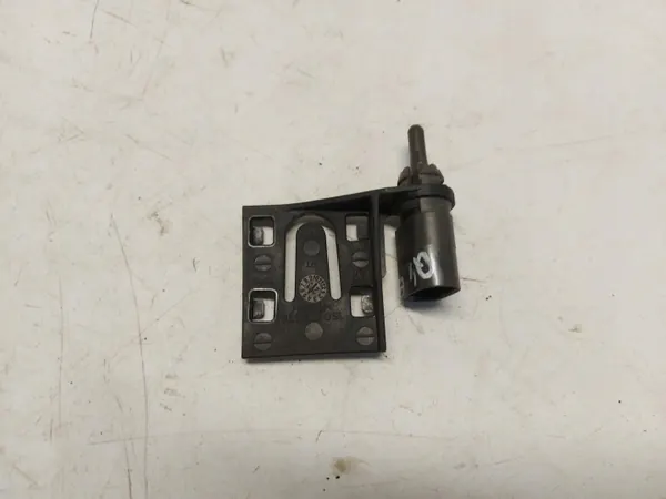 Suporte sensor temperatura Audi Q4 E-TRON OEM 1S0820536 image 2