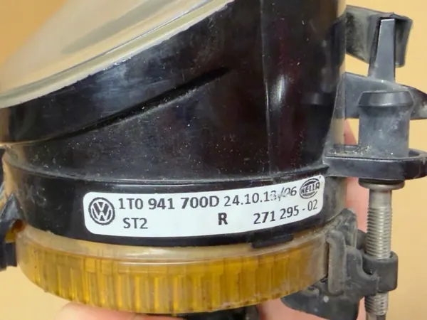 OEM 1T0941700D Halogeenivalo Oikea Etuosa image 4