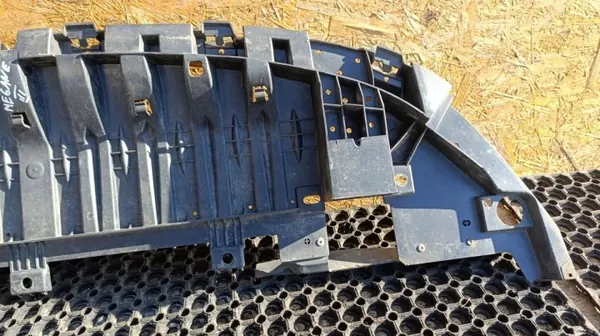 Renault Megane III Frontstoßstangenabdeckung OEM 622350001R image 4