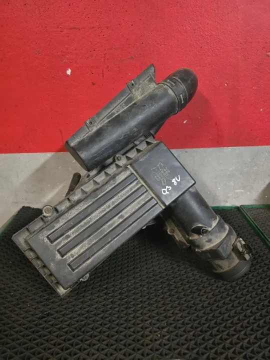 VW Golf V Luftfiltergehäuse OEM 3C0129607AF image 2