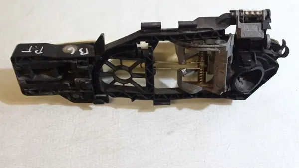 Oikea takaluukun kahva Volkswagen Passat B6 3C0837886G image 2