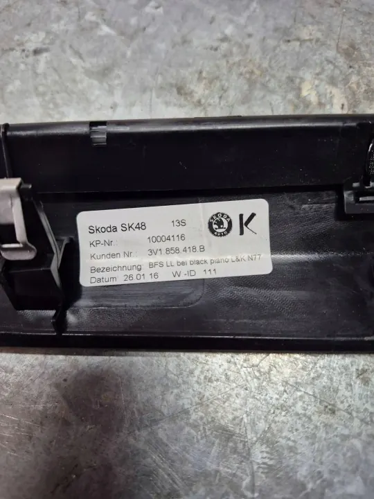 Moldura Salpicadero Skoda Superb III OEM 3V1858418 image 5