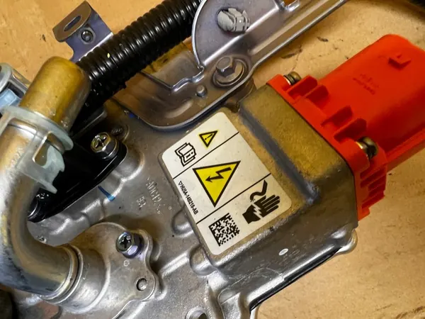 Jännitemuunnin OEM LX68-14G646-BG Ford Kuga MK3:lle image 4
