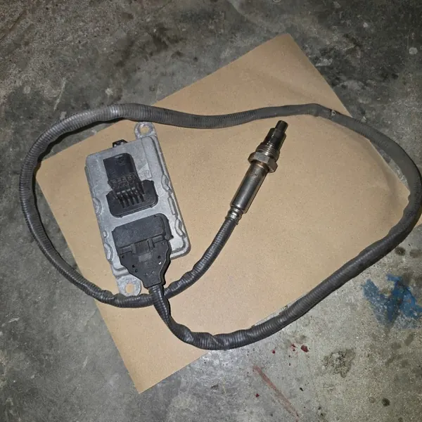 Capteur NOx Mercedes-Benz OEM 0111537228 pour Atego image 2