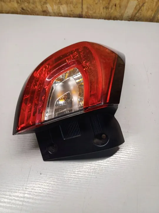 Luz Trasera Izquierda Renault Captur 12-17 image 4