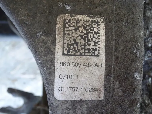 AUDI A4 B8 2.0 TDI QUATTRO Mozzo Posteriore Destro OEM image 4