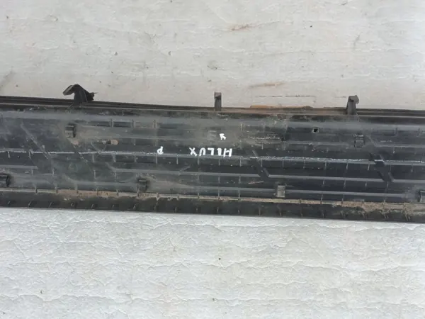 OEM 51773-0K270 Höger steg Toyota Hilux VIII image 9