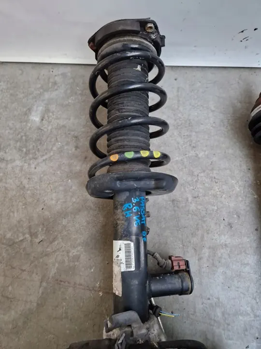 Mozzo di Sospensione Anteriore Destro VW Passat B7 3.6 V6 image 3