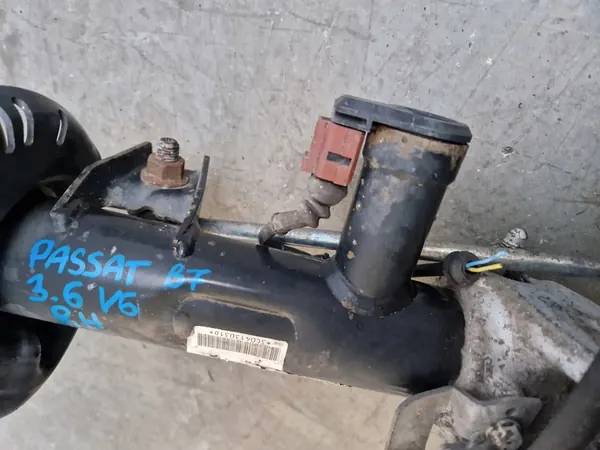 Mozzo di Sospensione Anteriore Destro VW Passat B7 3.6 V6 image 5