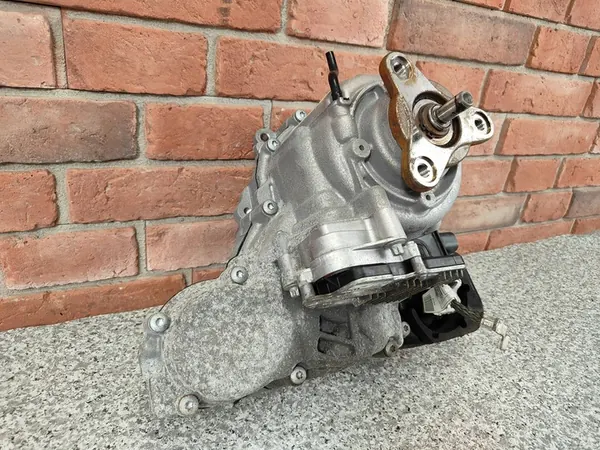 BMW F20 F30 F10 Gearbox Actuator ATC35L 8643153 8643149 image 2