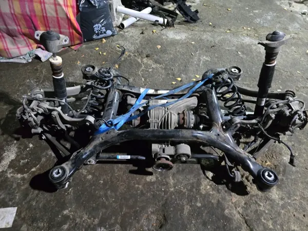 Audi Q7 II Hinterachsschwinge OEM - Gebraucht image 2