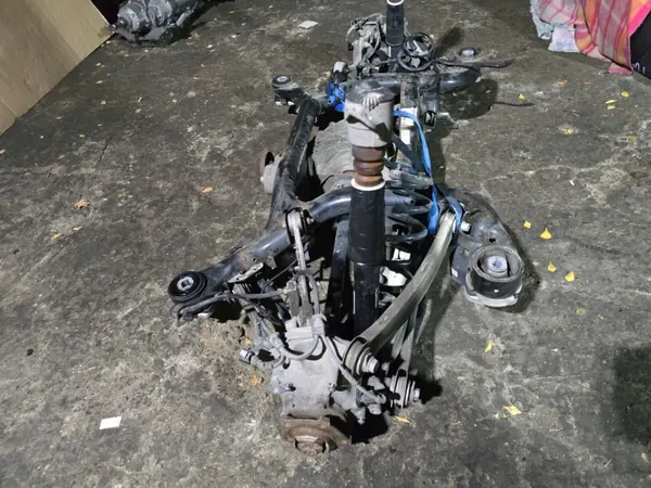 Audi Q7 II Hinterachsschwinge OEM - Gebraucht image 3