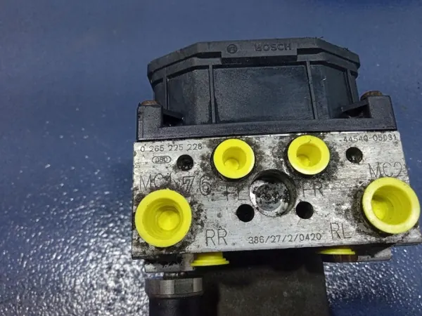 Toyota ABS-pumpstyrenhet OEM 44540-05031 Begagnad image 7