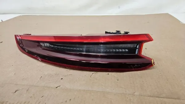 Porsche OE 99163197302 Luz Trasera Izquierda image 3