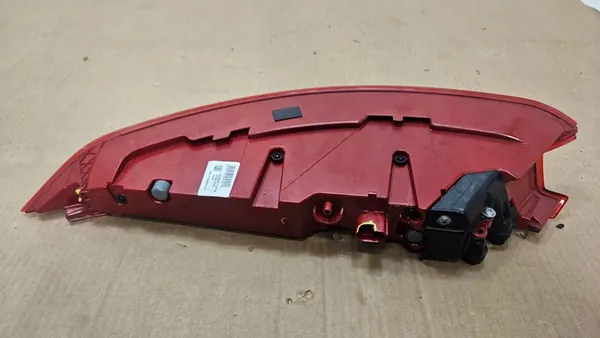 Porsche OE 99163197302 Luz Trasera Izquierda image 6