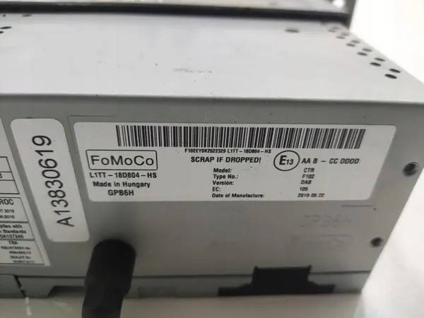 OEM L1TT-18D804-HS Tehdasnavigaattorio Ford Fiesta image 4
