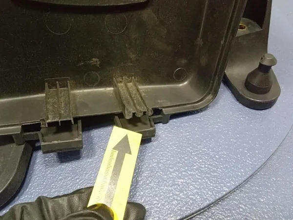 VW Passat B7 Akkuteline OEM 1K0915325A image 5