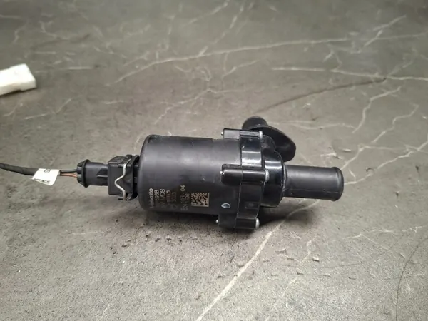 Vesipumppu OEM 9021593 Mercedes Actros MP4:lle image 5