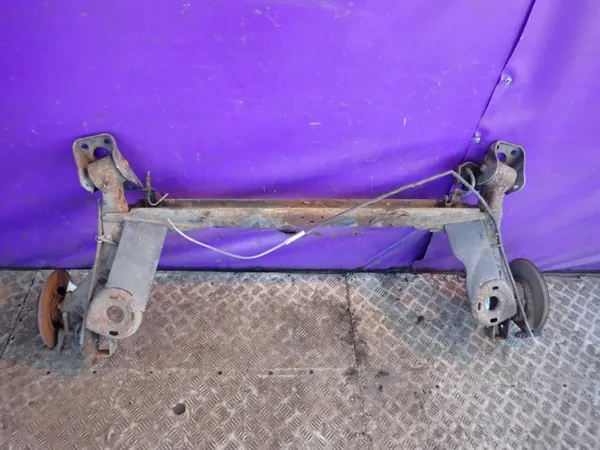 Viga do eixo traseiro OEM Zawada-357021- Audi A3 8L image 2