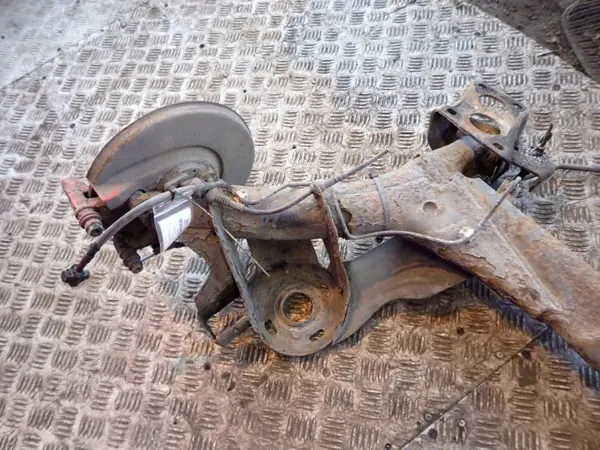 Viga do eixo traseiro OEM Zawada-357021- Audi A3 8L image 4