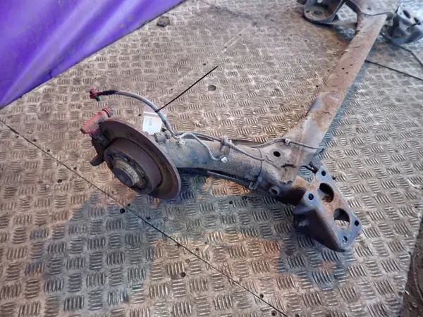 Viga do eixo traseiro OEM Zawada-357021- Audi A3 8L image 6