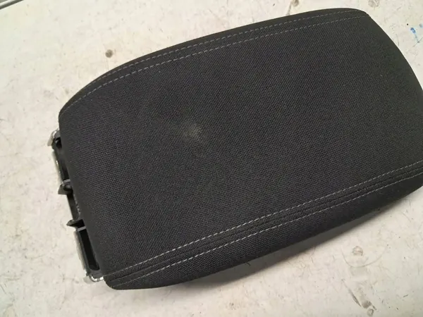 Accoudoir PEUGEOT 308 II T9 2013-2015 OEM image 3