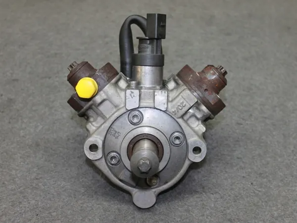 BMW F10 F01 E70 F15 N57D30C Componenti del Sistema di Carburante - OEM image 6