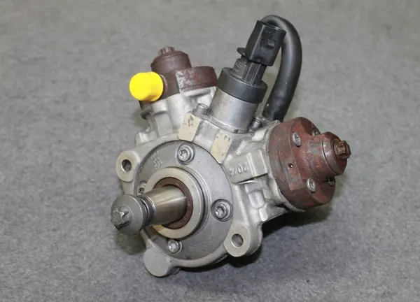 BMW F10 F01 E70 F15 N57D30C Componenti del Sistema di Carburante - OEM image 8