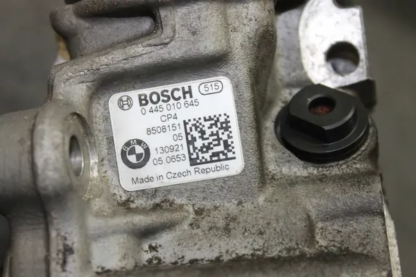 BMW F10 F01 E70 F15 N57D30C Componenti del Sistema di Carburante - OEM image 9