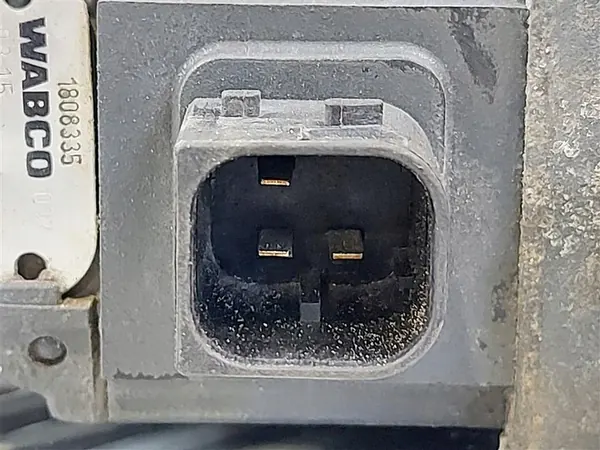 Vanne modulateur ABS Avant DAF XF 106 460CV image 7