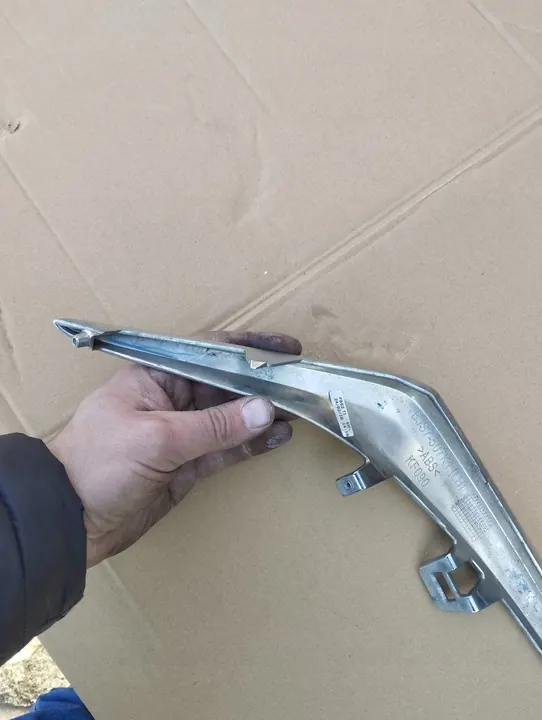 Mazda III 3 Grill BJS7-507K1 image 3