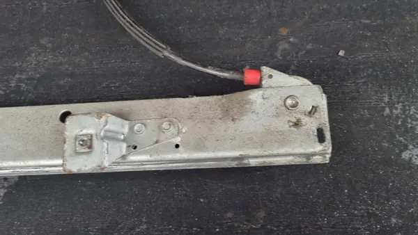 Regulador de janela esquerdo IVECO DAILY IV 06-12 image 2