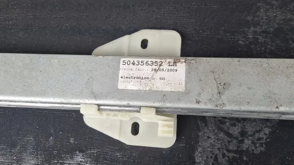 Regulador de janela esquerdo IVECO DAILY IV 06-12 image 3