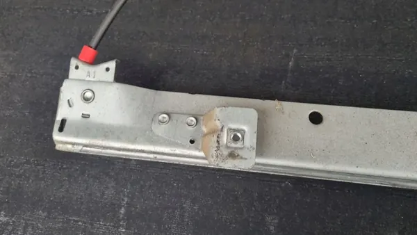 Regulador de janela esquerdo IVECO DAILY IV 06-12 image 4