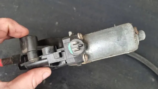 Regulador de janela esquerdo IVECO DAILY IV 06-12 image 6