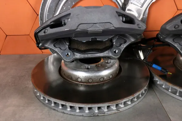 Sistema de Freio BMW G11 G12 G15 G16 G30 G31 348X36 image 2