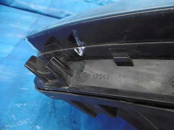 Farol esquerdo Xenon LED VW Jetta VI image 10