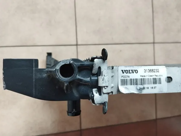 VOLVO XC60 II XC90 II S60 V60 S90 V90 Radiador de agua image 3