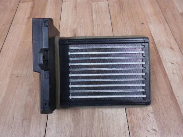 Verwarmingskern MG ZS 2020 OEM 10600048 - Gebruikt image 3