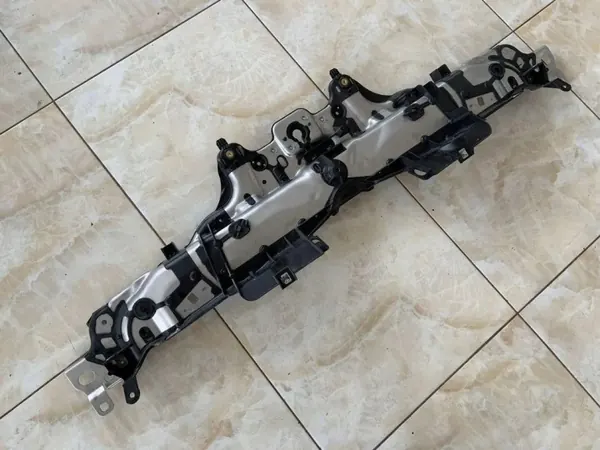 Parte superior cinturón Porsche MACAN OEM 95B805931G image 4