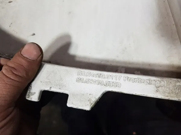 OEM 81624100117 Cobertura pilar cabina esquerda MAN TGL TGM image 3