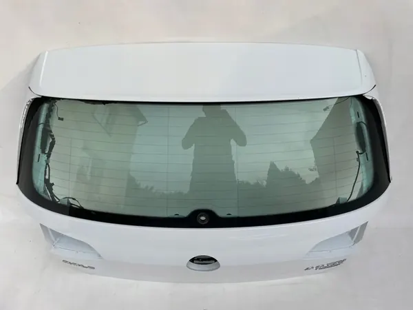 VW GOLF 7 Hatchback R-LINE Takaluukku 2016 OEM 5G6827025AA image 2