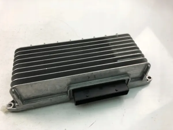 Audi OE 8T0035223A Audio-Verstärker - Gebraucht image 4