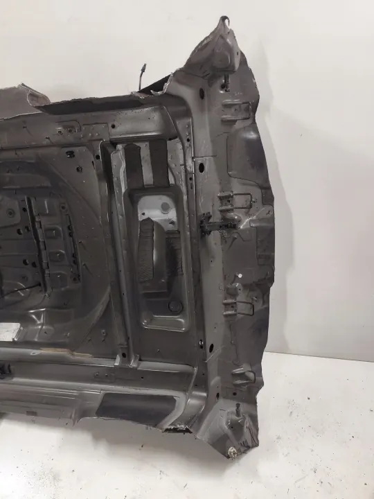 OEM LY9B Takapään paneeli Audi A4 B9 Avantille image 4