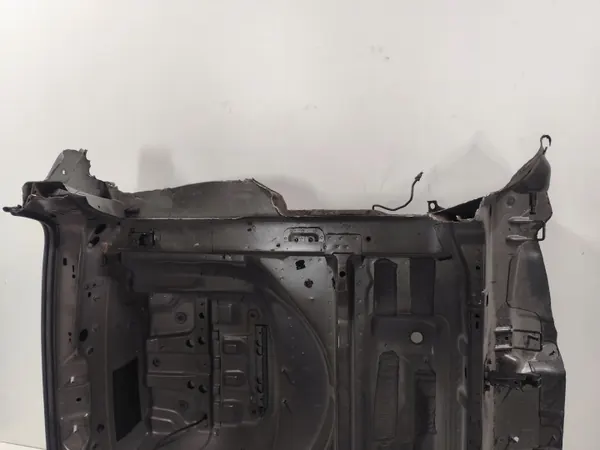 OEM LY9B Takapään paneeli Audi A4 B9 Avantille image 5