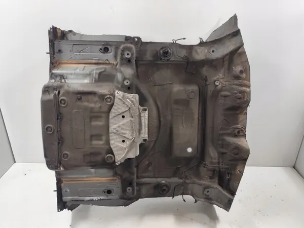 OEM LY9B Takapään paneeli Audi A4 B9 Avantille image 7