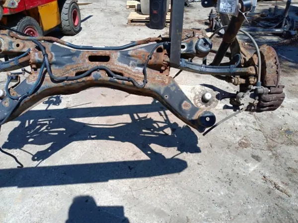 Viga suspensión trasera Opel Vectra C OEM Wrakowisko-15841- image 3